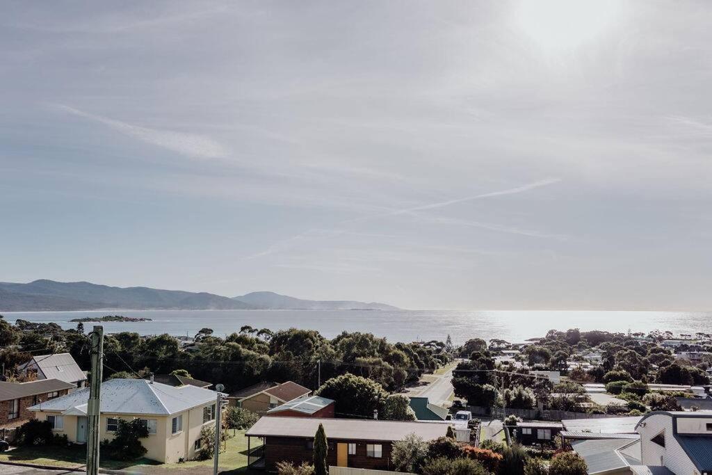 Villa The Watch House - Panoramic Views Of Bicheno Ocean Exterior foto